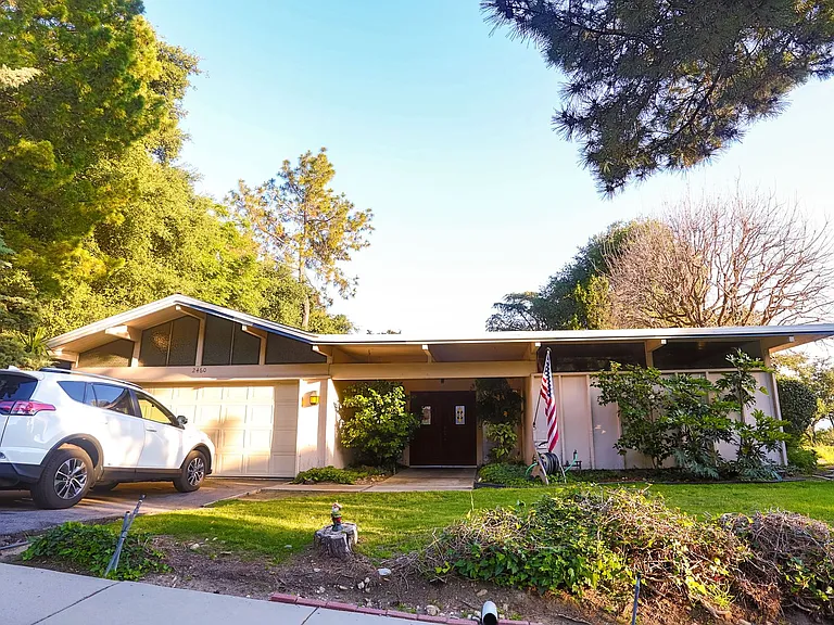 2460 Shields St — Photo 3