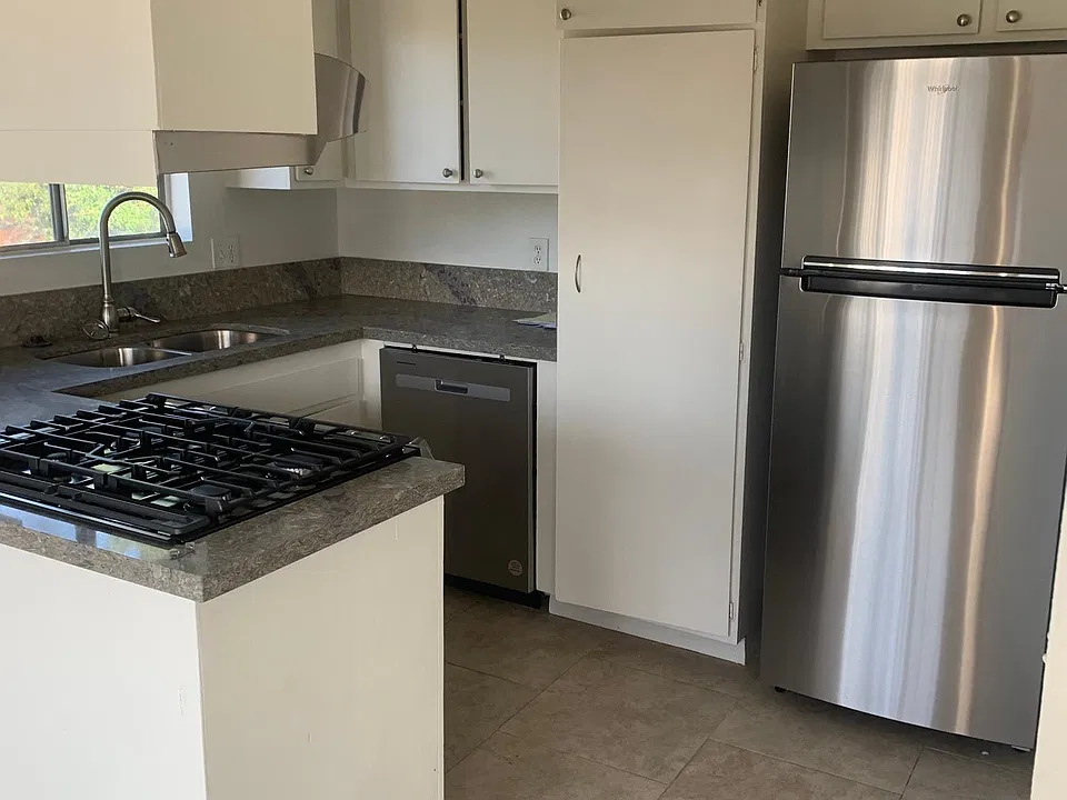 2347 E Omega Ave #4