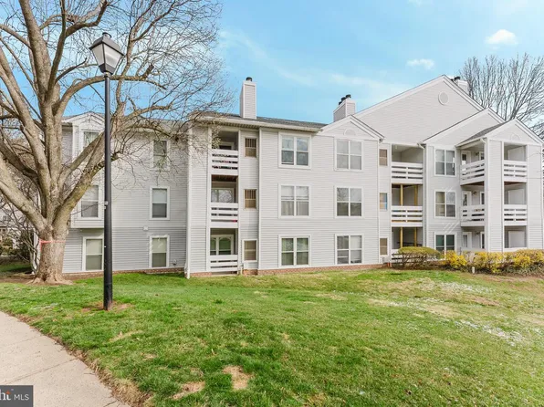 10300 Appalachian Cir APT 208, Oakton, VA 22124