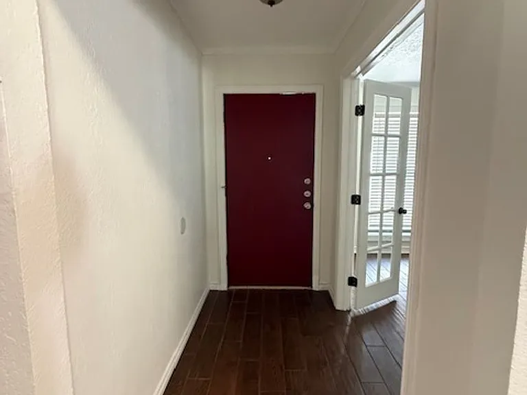 4608 Oak Knoll St — Photo 2