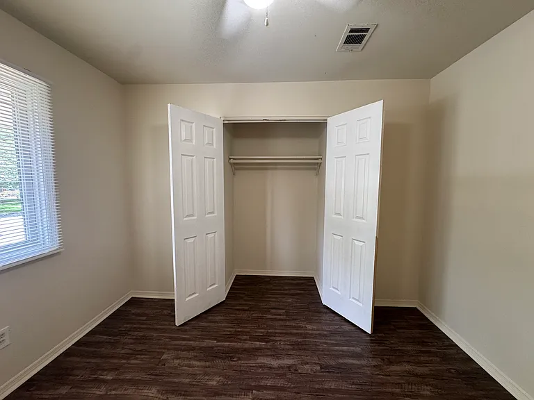 6108 King William Dr — Photo 9