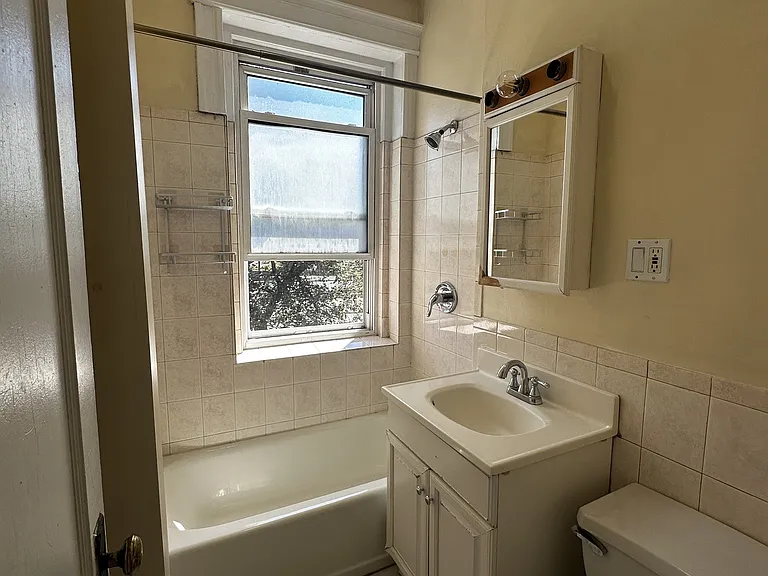 1637 Commonwealth Ave #14D — Photo 9