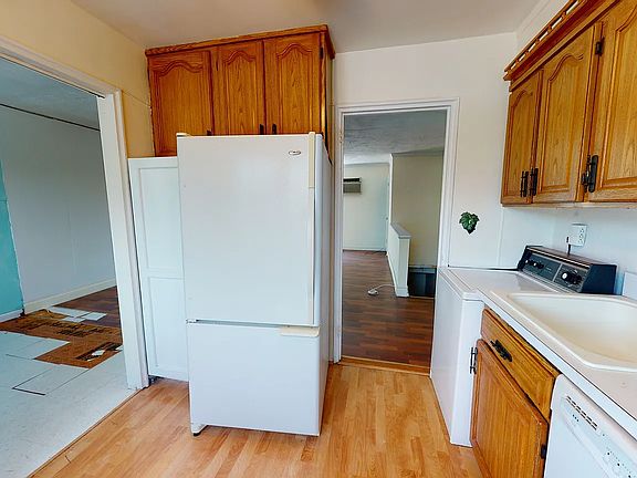 2nd image of 13-14 212th St #2