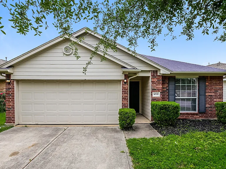4018 Falvel Shadow Creek Dr — Photo 1