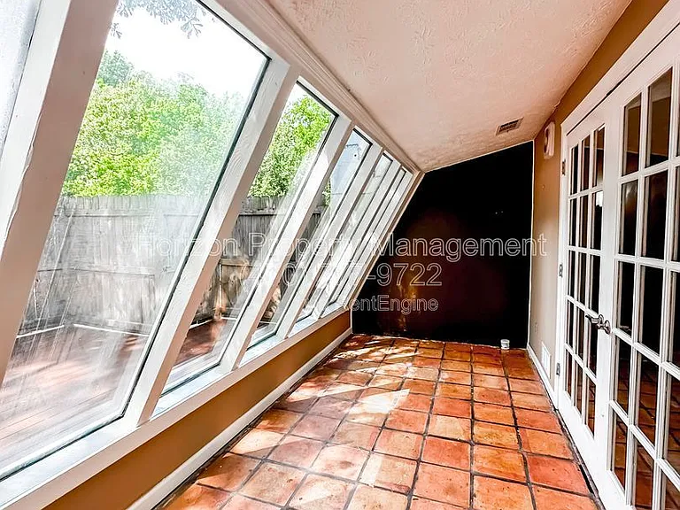 233 Goshen Ln — Photo 21