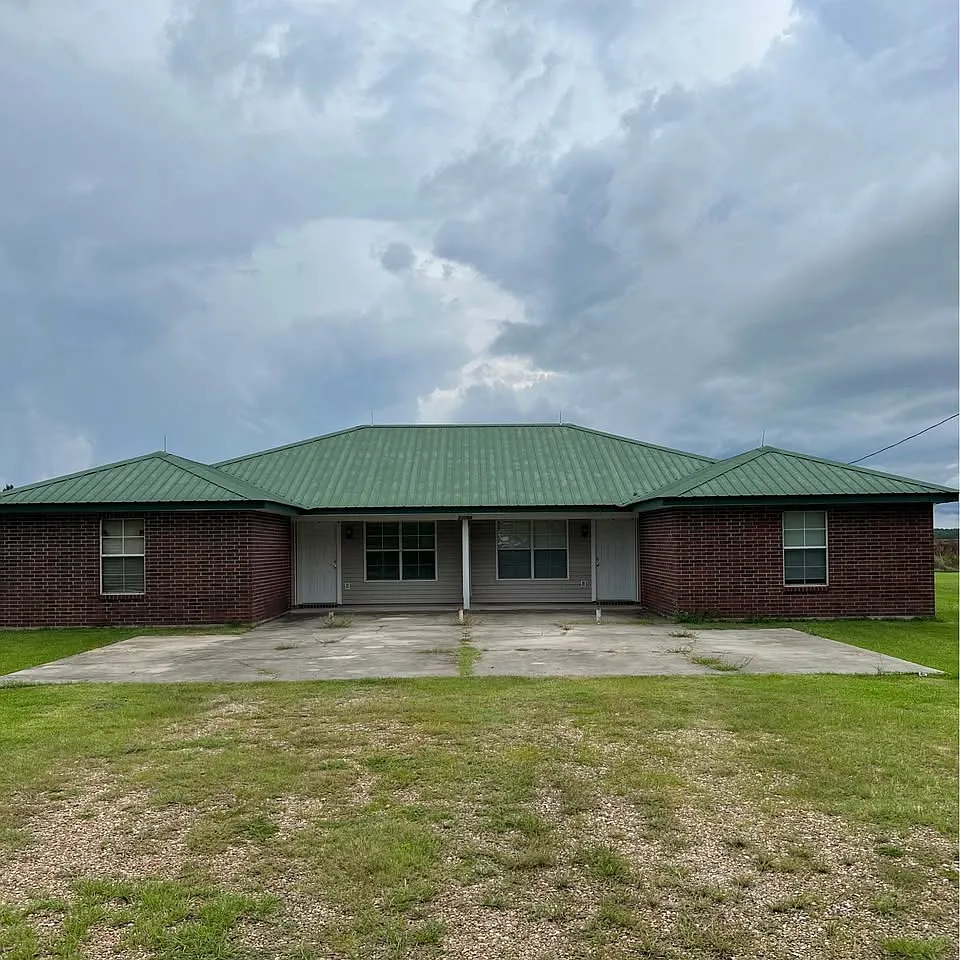 3 bed, 1680 sqft, $950 — Photo 1