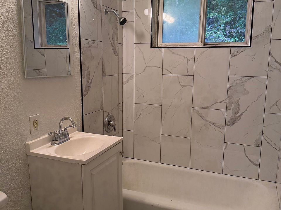 2nd image of 1512 N 55th St #B