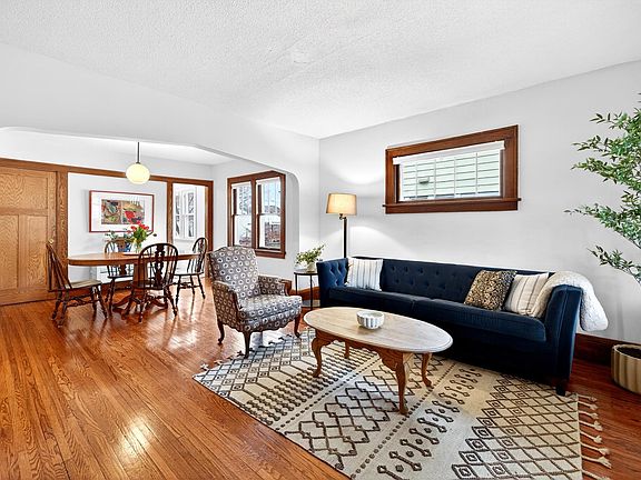 2nd image of 1369 Hewitt Ave