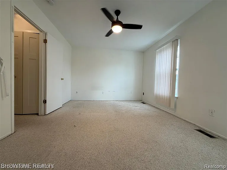 36511 Park Place Dr — Photo 13