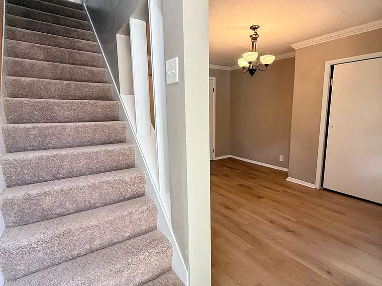 28 Zimmerman St — Photo 2