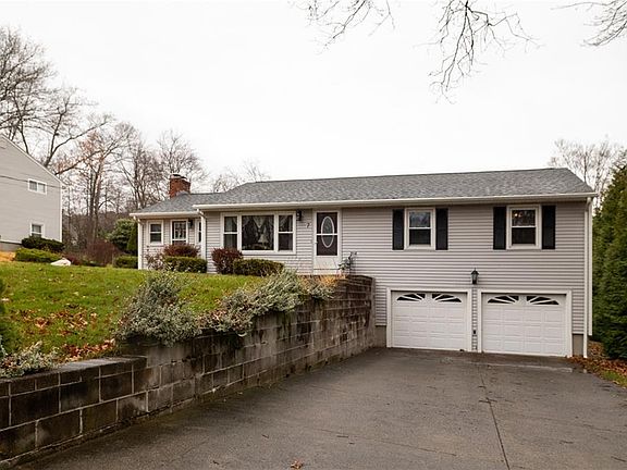 2nd image of 7 Columbia Dr