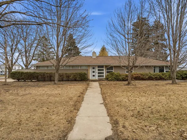 115 N Linn Ave, New Hampton, IA 50659