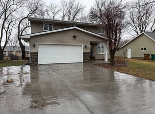 1424 Penn Ave, Albert Lea, MN 56007