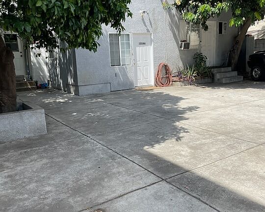 2nd image of 12244 Vanowen St