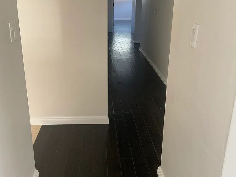 15233 Camarillo St — Photo 19