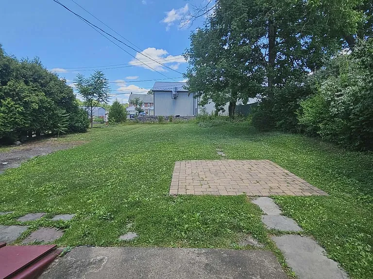 27 N Front St — Photo 26