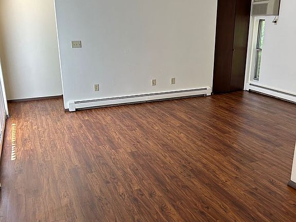 5th image of 1441 Parkview Ter APT 37