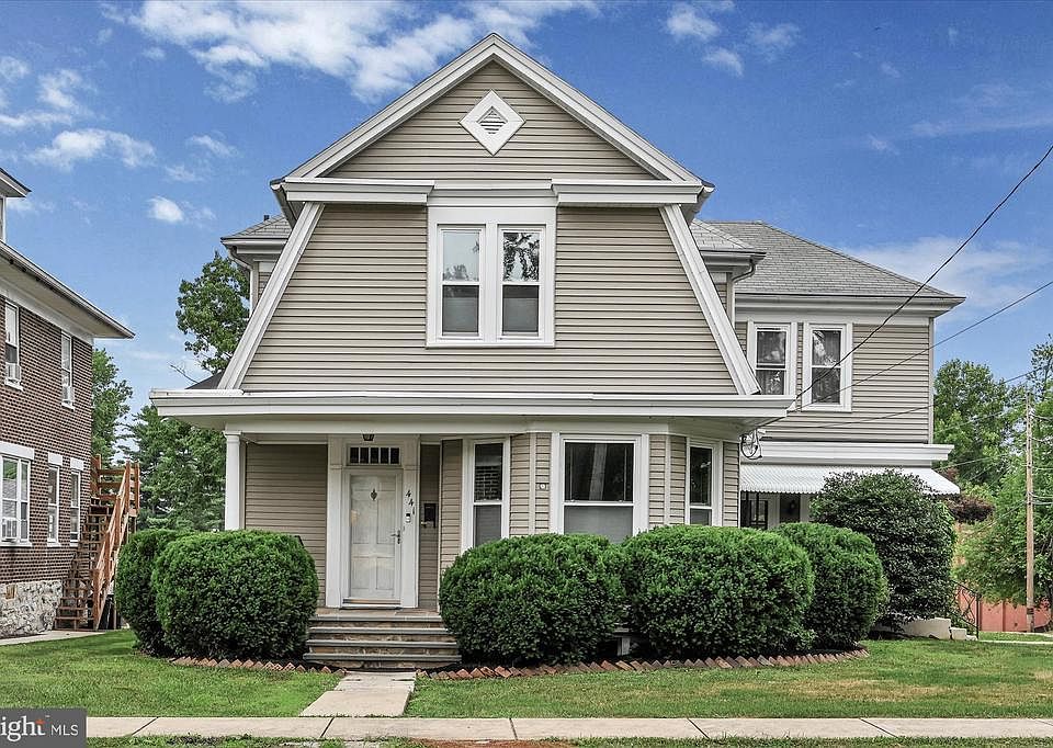 1st image of 441 E College Ave
