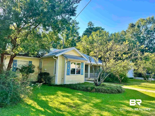 104 Mantel St, East Brewton, AL 36426
