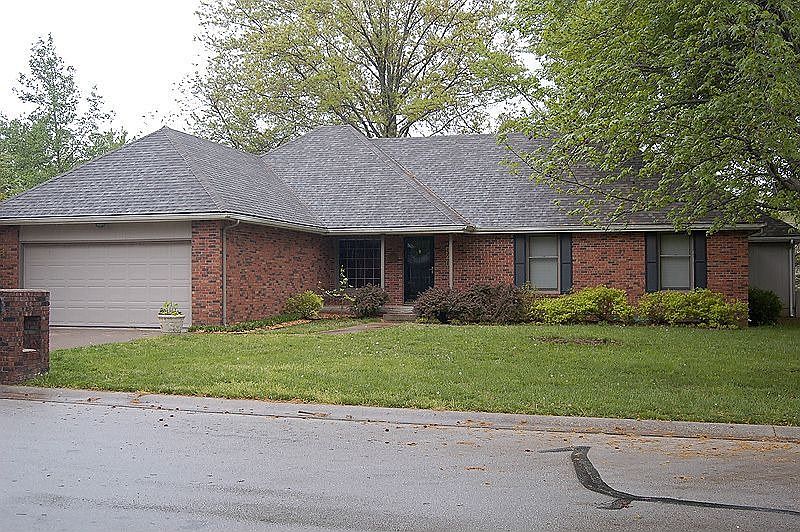 New 30 year Heritage roof!