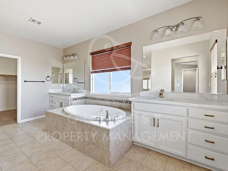 2127 Ranch View Dr — Photo 29