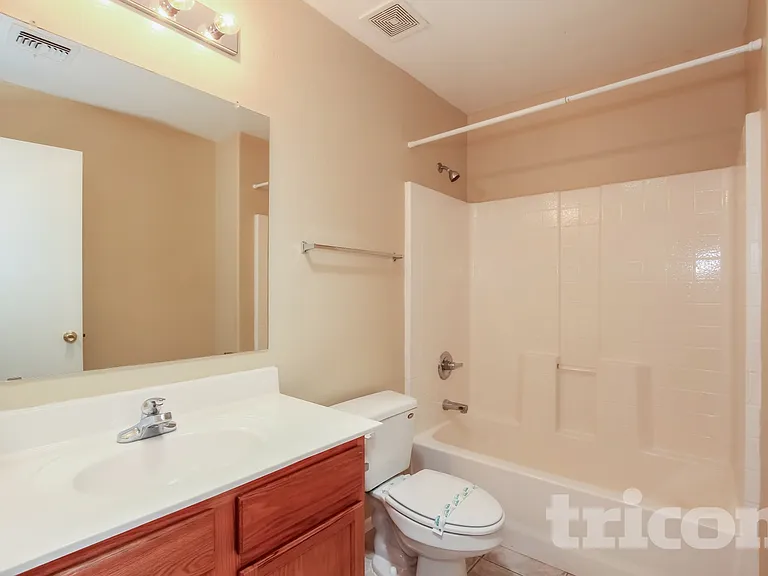 15072 W Buchanan St — Photo 13