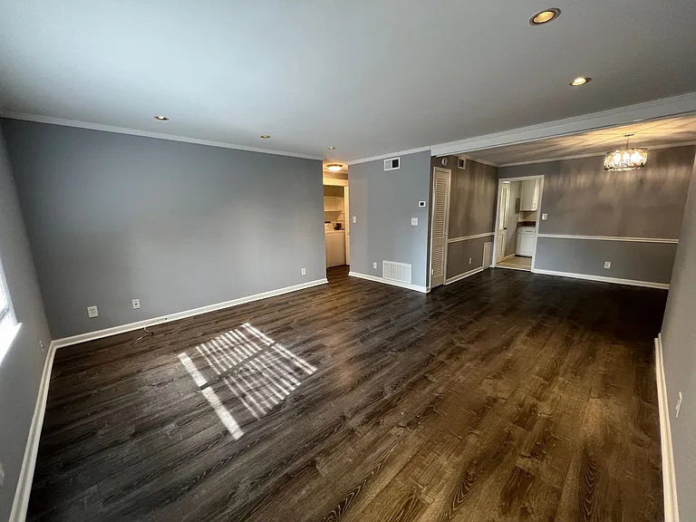 3057 Pharr Court — Photo 4