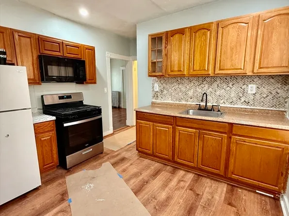 15 Dunlap St, Dorchester Center, MA