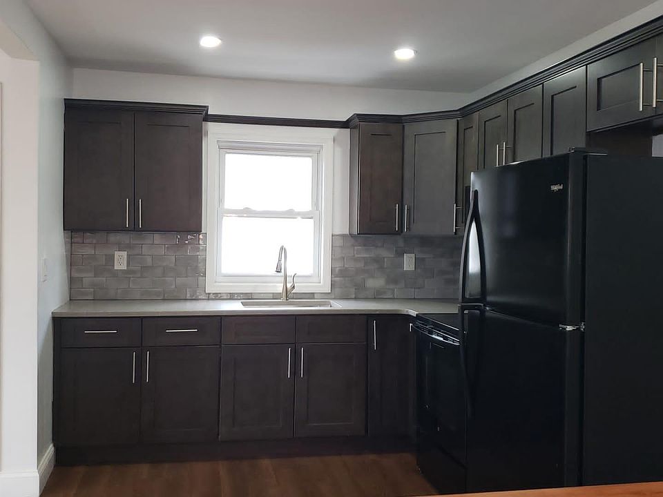 1st image of 1521 Sweetman Ave