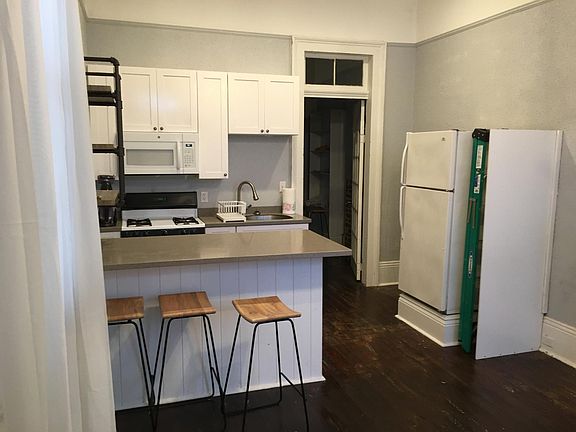 3rd image of 2360 Annunciation St