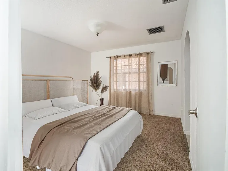 2504 Hibiscus Dr — Photo 7