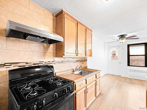 5th image of 1966 Newbold Avenue #408