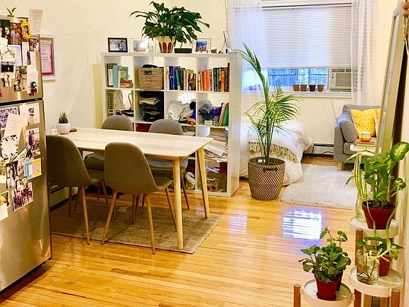 3rd image of 38 Lee St APT 1R