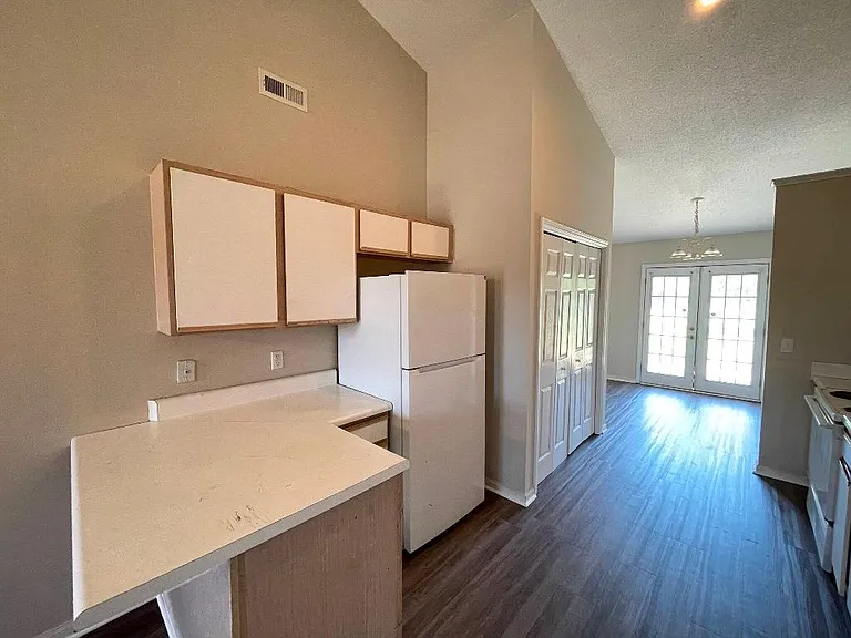 1104 Park West Dr #A — Photo 8