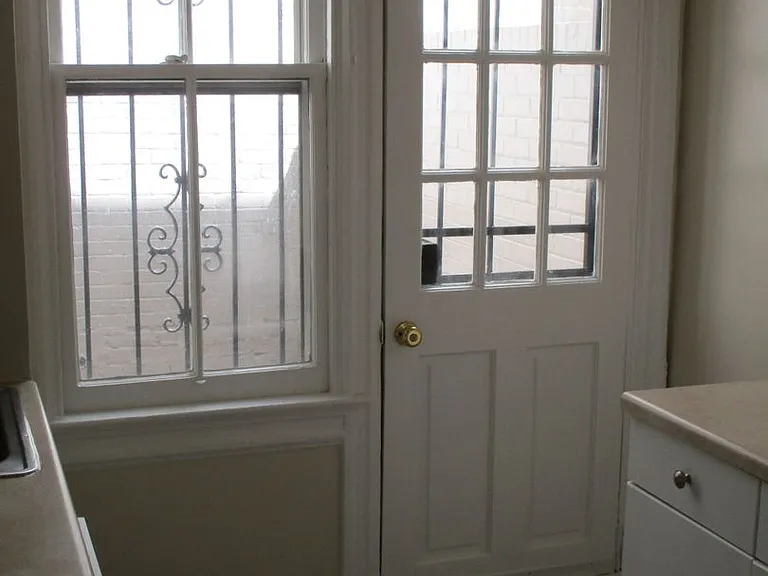 3035 Cambridge Pl NW — Photo 4
