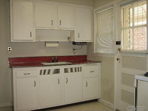 3rd image of 1304 Park Ave
