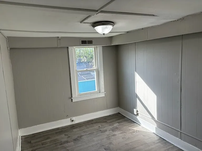 104 Steuben St — Photo 7