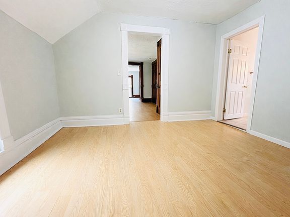 4th image of 844 Broadway Ave NW #2