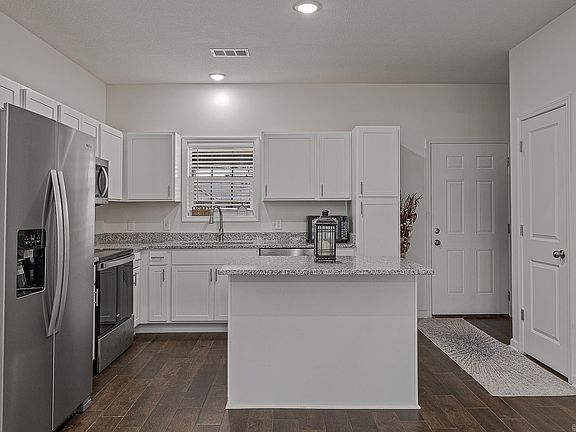 4th image of 3100 Olivia Ct Suite 3