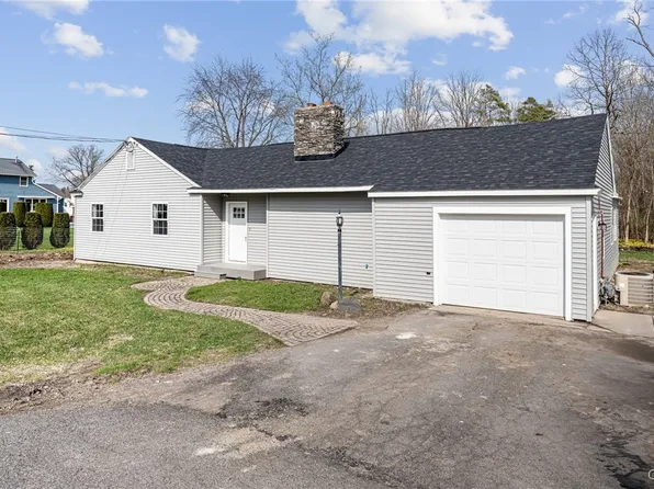 8758 Whiting Rd, Cicero, NY 13039