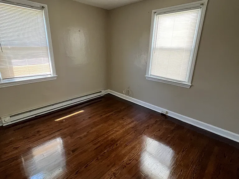 1526 Dunbar St NW — Photo 3