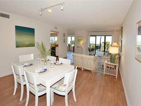 3rd image of 1616 Ocean Dr APT 204