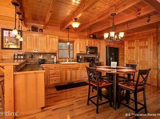 2044 Crown Point Ln, Sevierville, TN 37862