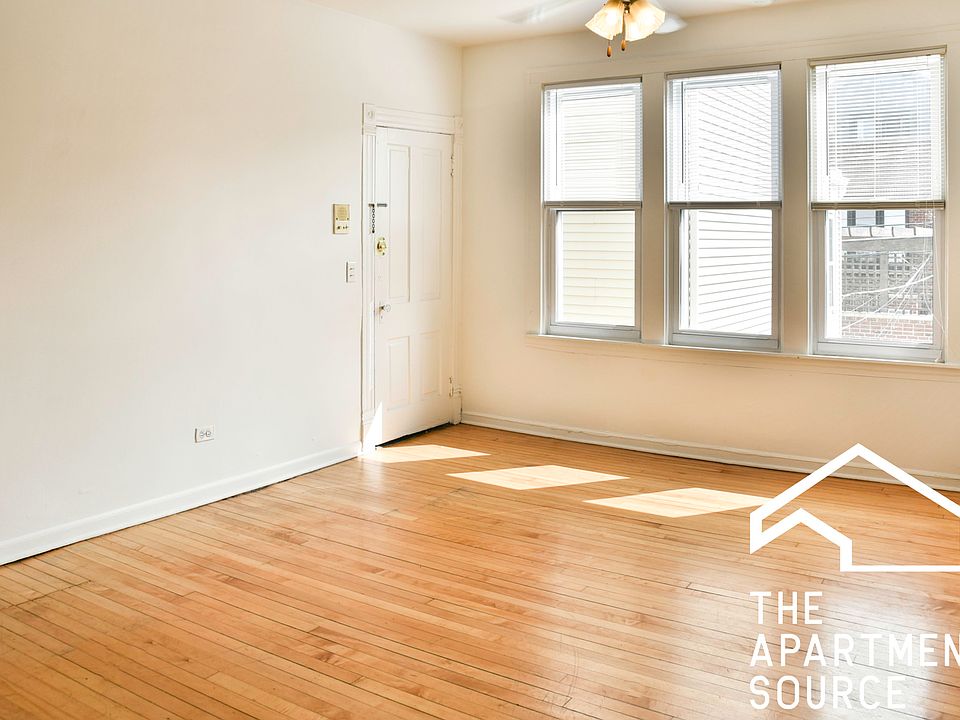 1st image of 2616 N Marshfield Ave APT 2R