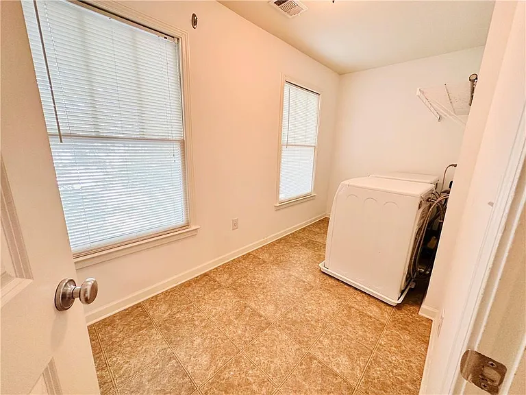 1678 Carr Cir NW — Photo 23