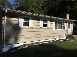 80 North Rd, Waterford, CT 06385