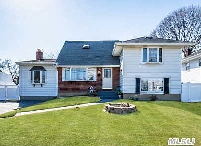 1st image of 31 Manor Ln