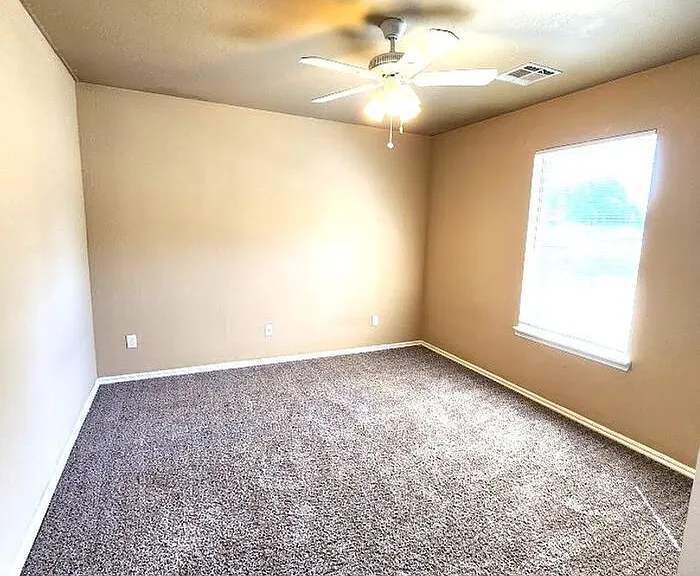 13705 Oxford Dr — Photo 33