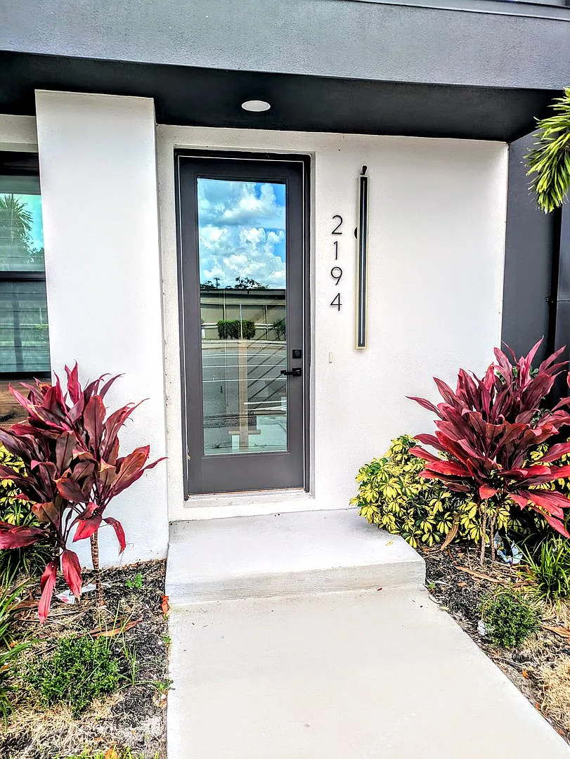 Annual UNfurnished brand new high end townhouse downtown Sarasota — Photo 1