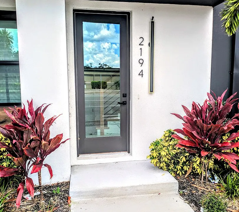 2194 Fruitville Rd